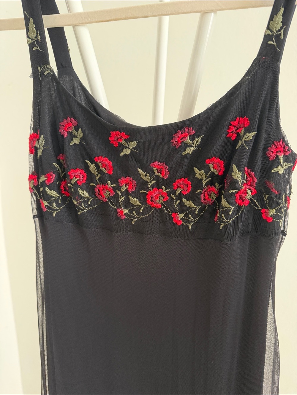 Laundry by Shelli Segal Black Top with Red Floral Embroidery - Picture 4 of 5